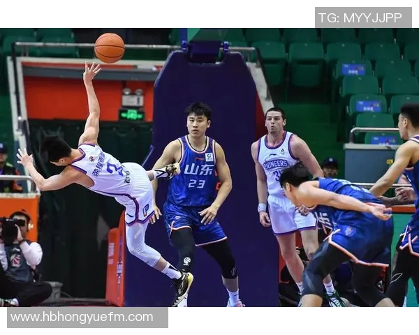 CBA精彩对决山东高速迎战天津队全力争胜展现篮球魅力 CBA精彩对决山东高速迎战天津队全力争胜展现篮球魅力